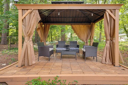 5 Mi to Town: Pet-friendly Retreat in Marietta!