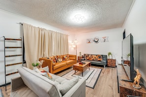 House (3 Bedrooms) | Front of property