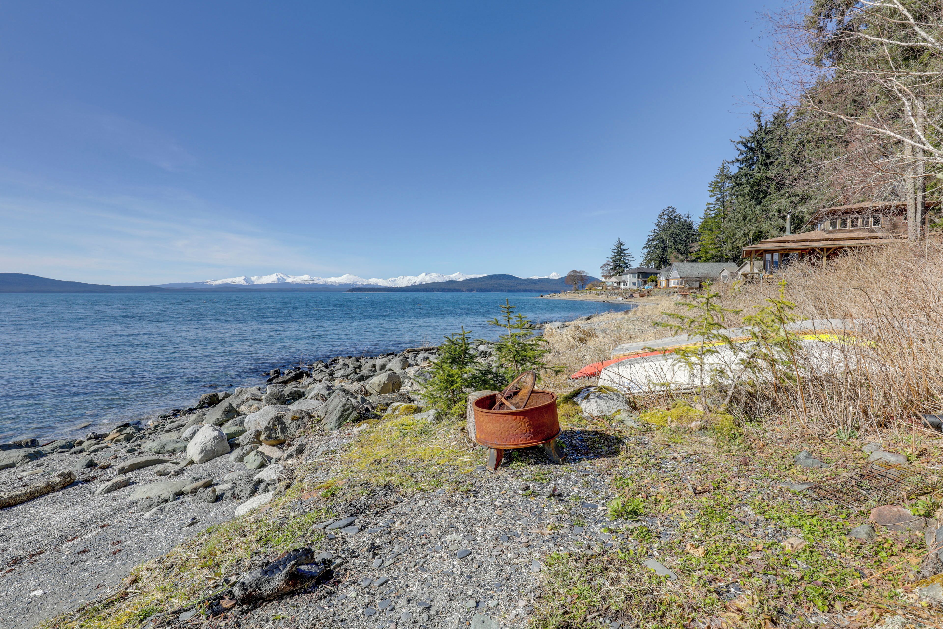 House (6 Bedrooms) | Interior