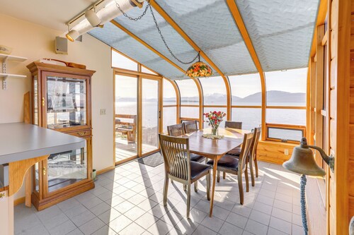 9 Mi to Mendenhall Glacier: Waterfront Juneau Home