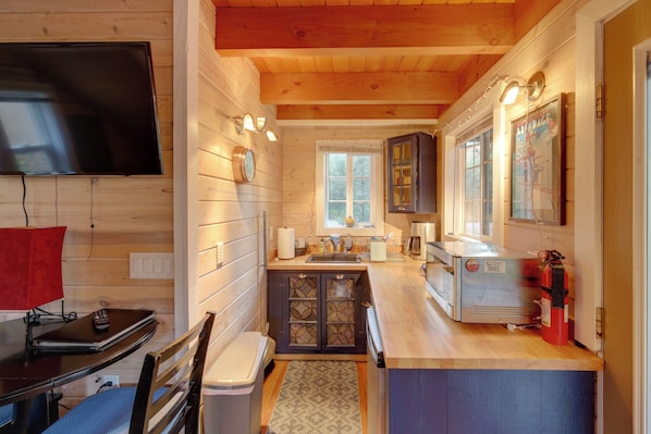House (1 Bedroom) | Interior