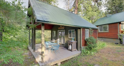 Ski, Hike, Relax By Water: Rustic Mccall Tiny Home