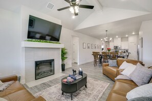 House (4 Bedrooms) | Interior