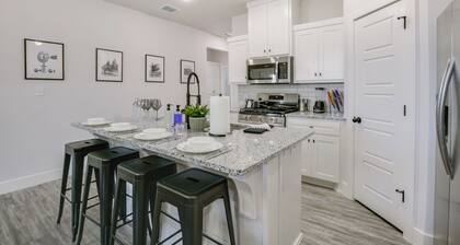 Hot Tub & Game Room: 'raider Resort' in Lubbock