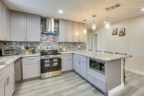 House (4 Bedrooms) | Interior