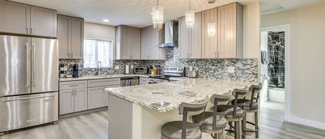 House (4 Bedrooms) | Interior