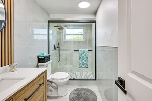 House (4 Bedrooms) | Interior - Sunset Views & Hot Tub: Lakefront Holiday Retreat! (Holiday)