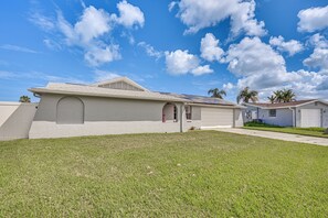 House (4 Bedrooms) | Interior - Sunset Views & Hot Tub: Lakefront Holiday Retreat! (Holiday)