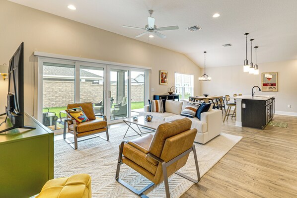 House (3 Bedrooms) | Interior