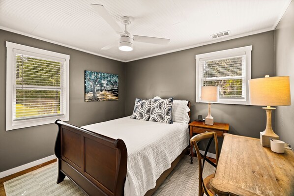 2 Schlafzimmer, Schreibtisch, Bügeleisen/Bügelbrett, kostenloses WLAN