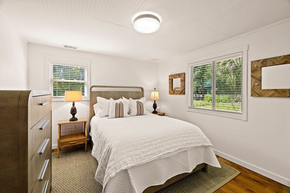 2 bedrooms, desk, iron/ironing board, free WiFi