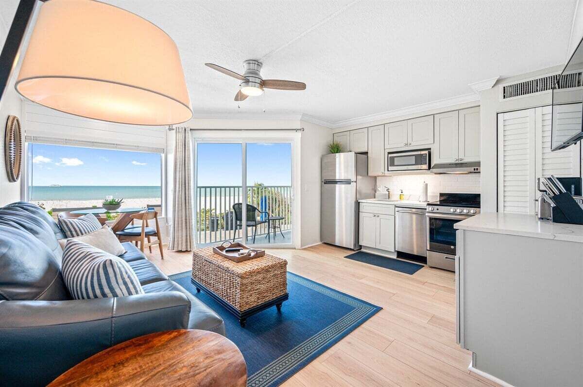 Condo, Balcony, Beach View | Interior