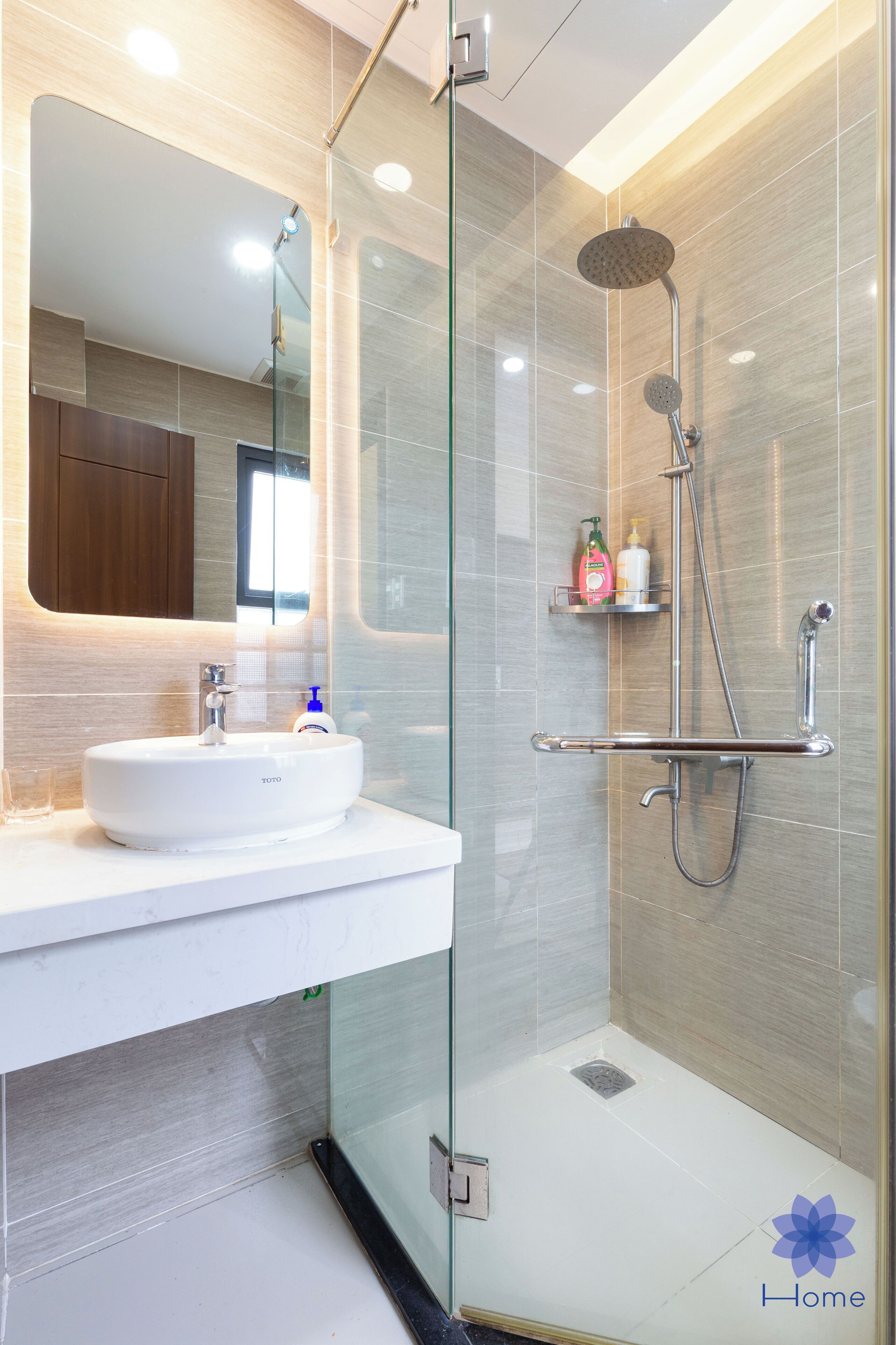 Dusche, Haartrockner, Bidet, Handtücher