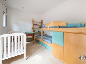 Apartment - Villa in Salou 5 Bedrooms 6 Beds 4 Baths (Salou)