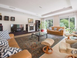 Apartment - Villa in Salou 5 Bedrooms 6 Beds 4 Baths (Salou)