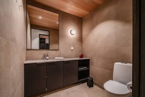 Hair dryer, towels - Lumière Penthouse by Aavalevi Holidays (Levi)