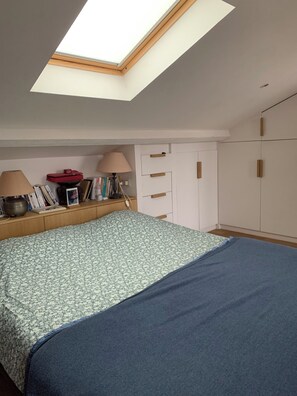 4 bedrooms, WiFi, bed sheets