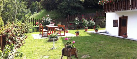 Villa, Valley View | Garden view