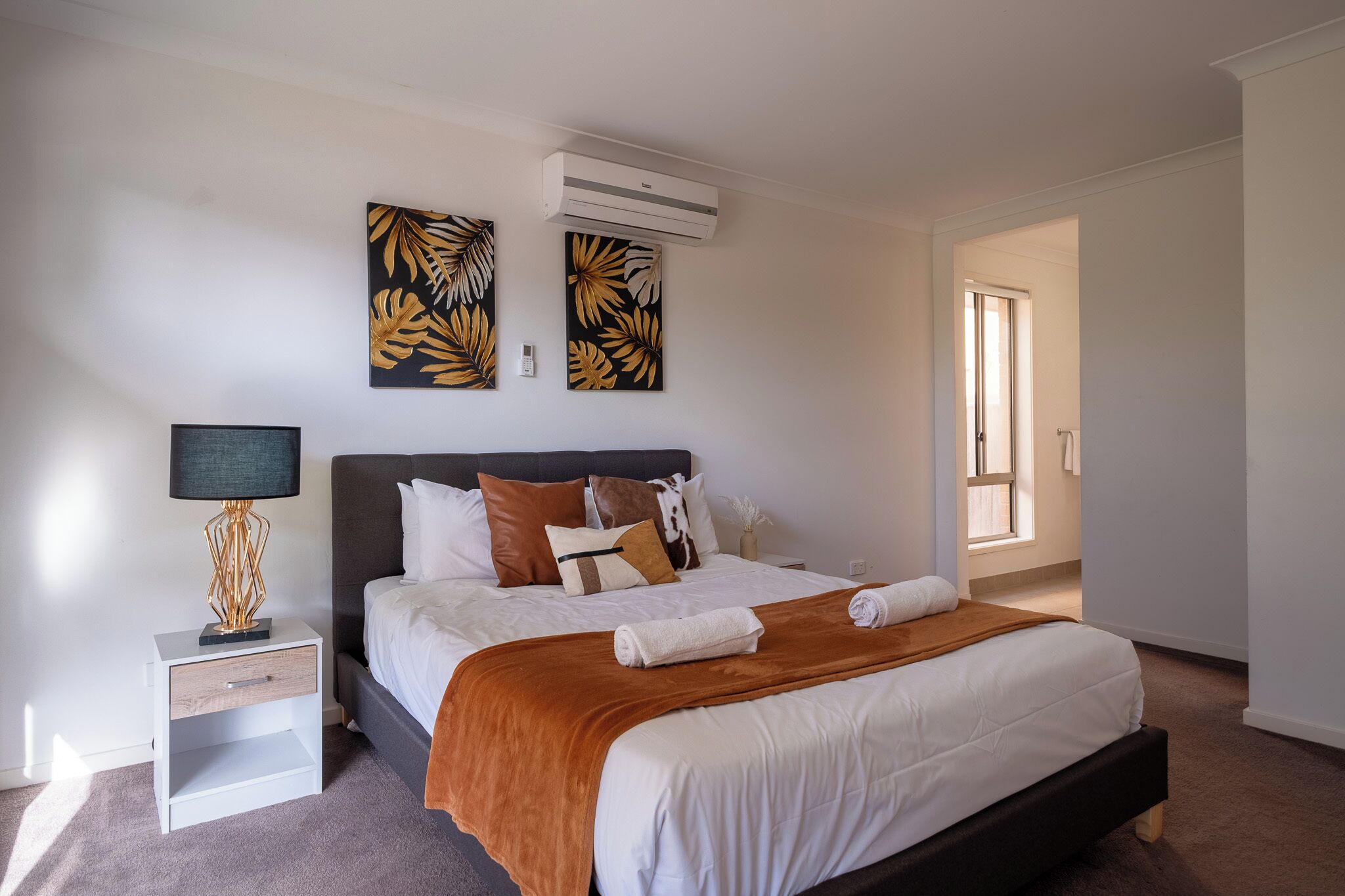 4 bedrooms, desk, iron/ironing board, WiFi