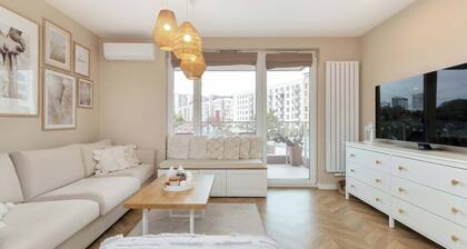 Elegant Apartment | Air Conditioning, Parking and Balcony