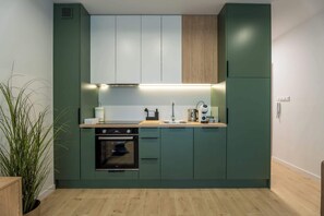 Kühlschrank, Ofen, Herdplatte, Geschirrspüler
