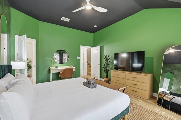 4 bedrooms, WiFi, bed sheets