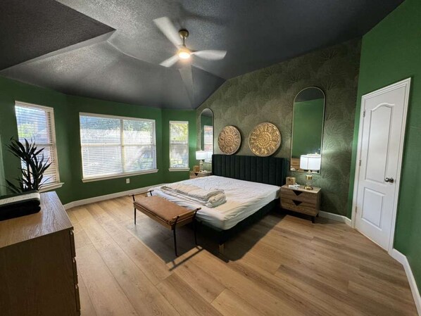 4 bedrooms, WiFi, bed sheets