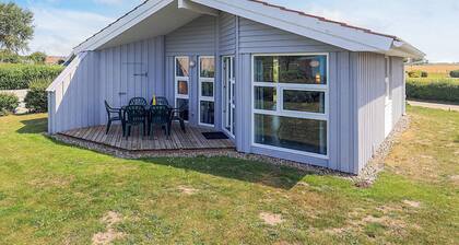 4 Star Holiday Home in Friedrichkoog