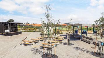 House | Outdoor dining