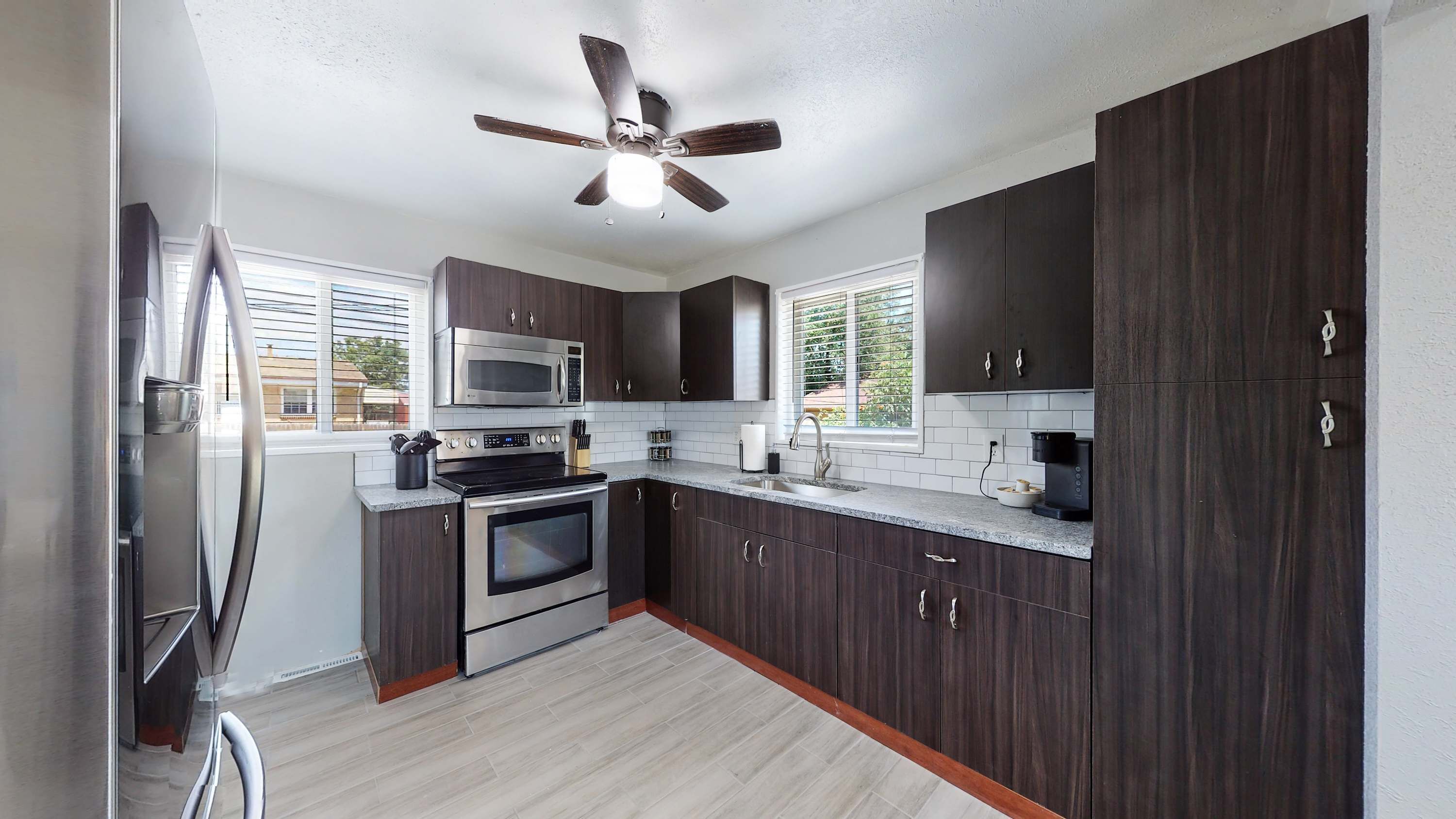 Coffee/tea maker, fridge, microwave, oven