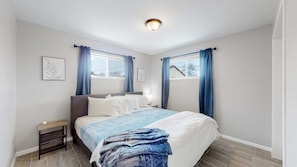 4 chambres, fer et planche à repasser, Wi-Fi, draps fournis