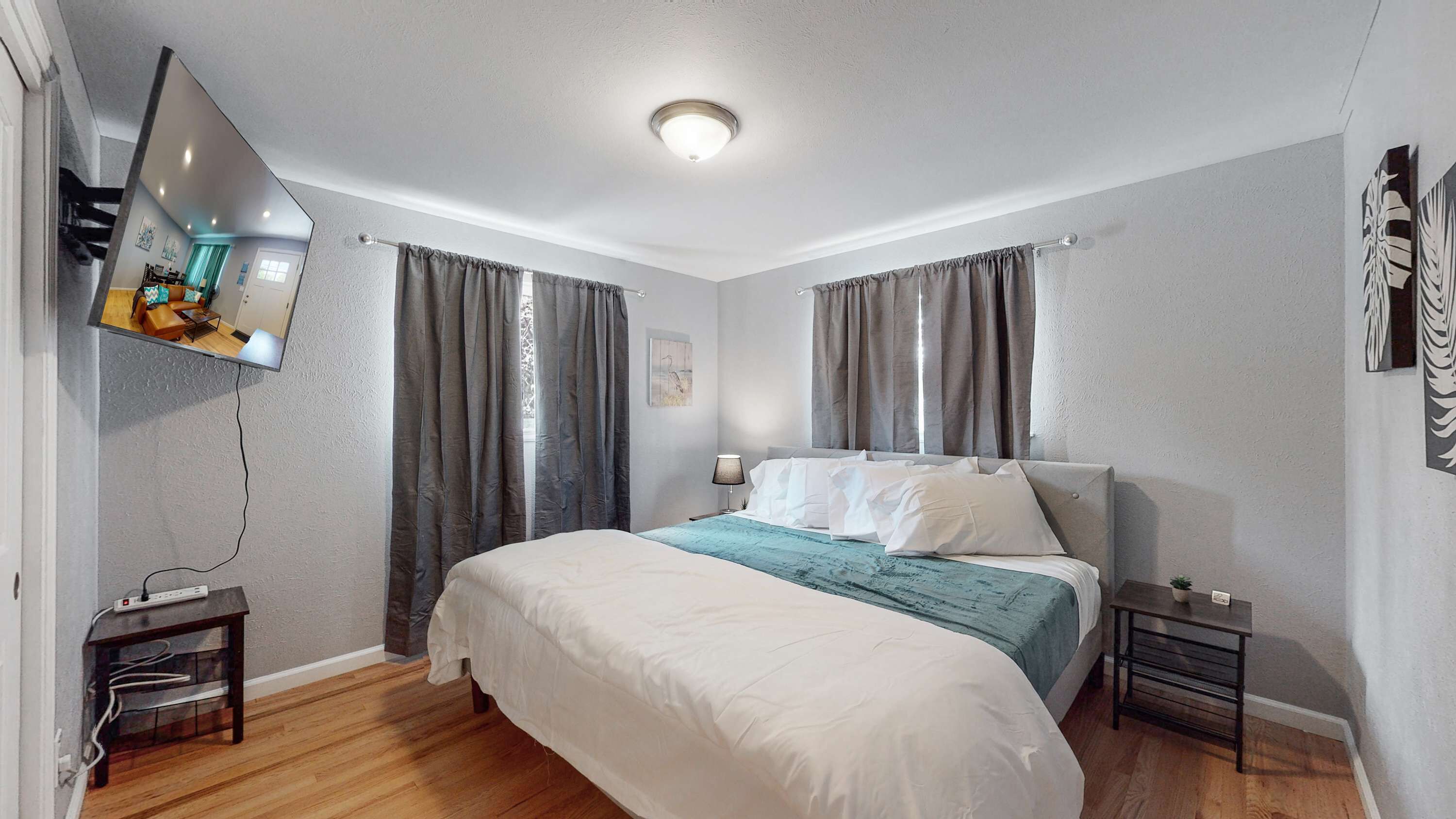 4 bedrooms, iron/ironing board, WiFi, bed sheets