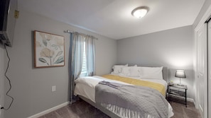 4 bedrooms, iron/ironing board, WiFi, bed sheets - Unique Family Home in Denver (Denver)