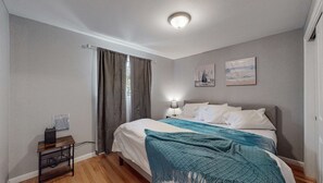 4 bedrooms, iron/ironing board, WiFi, bed sheets - Unique Family Home in Denver (Denver)