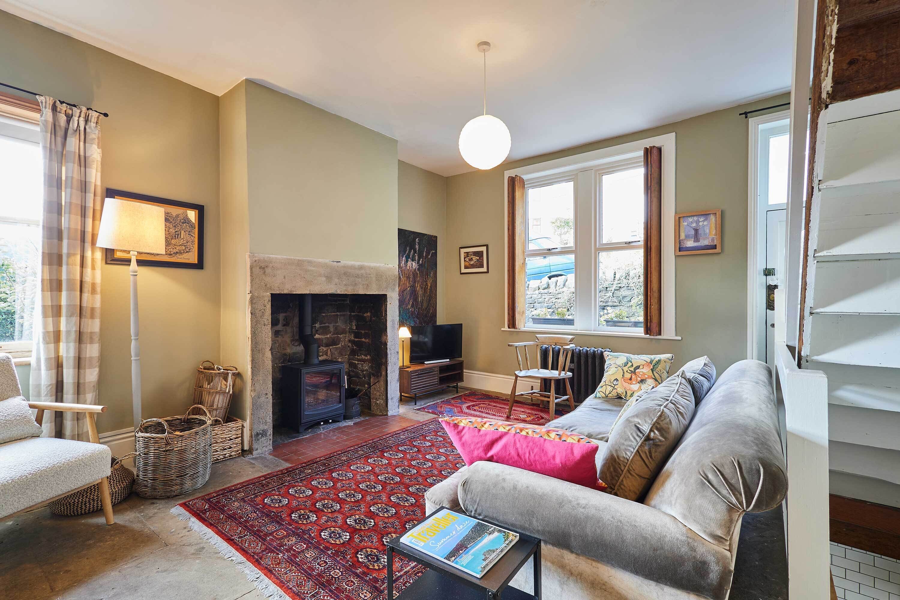 TV, fireplace, offices