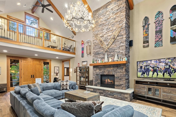 TV, fireplace