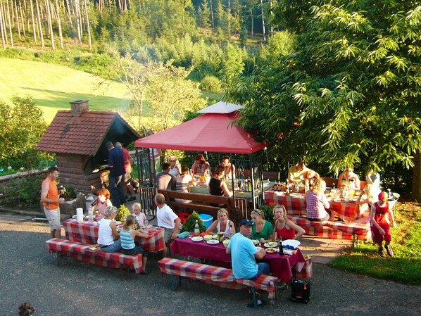 Outdoor dining