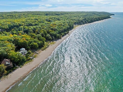 Hart and Soul: 2  BR, 1  BA House in Harbor Springs , Sleeps 4