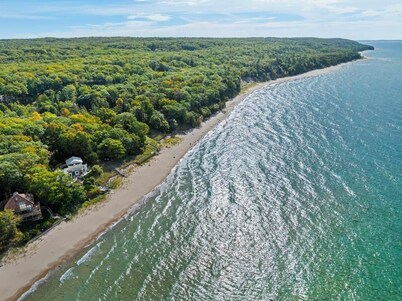 Hart and Soul: 2  BR, 1  BA House in Harbor Springs, Sleeps 4