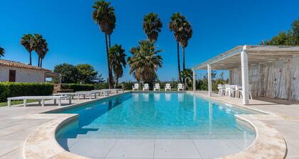 Apartment '3 Twins Suite Portopalo' with Shared Garden and Air Conditioning