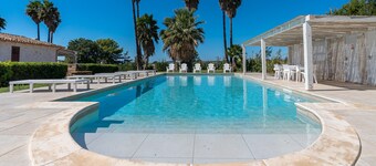 Apartment '3 Twins Suite Portopalo' with Shared Garden and Air Conditioning