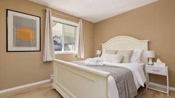 2 bedrooms, iron/ironing board, free WiFi, bed sheets
