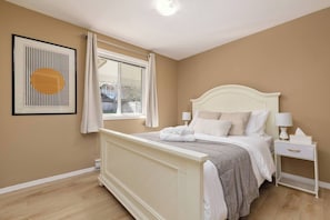2 bedrooms, iron/ironing board, free WiFi, bed sheets