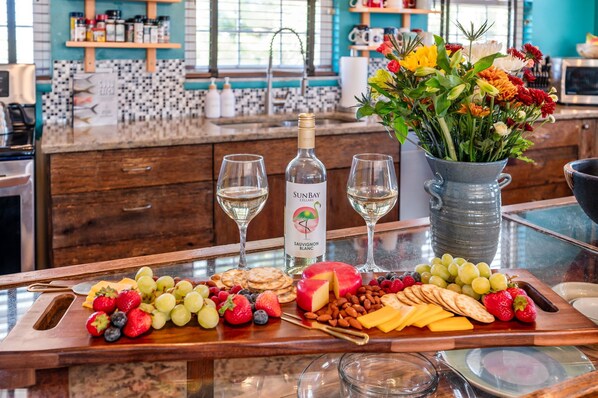 Fridge, microwave, oven, stovetop - ✨ 10% OFF Stay! 4BR near BEACH & Downtown! (St. Augustine)