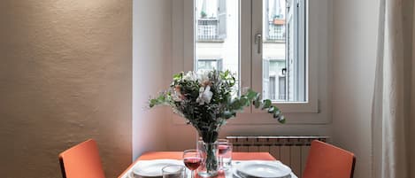 شقة (1 Bedroom) | مطبخ صغير خاص | فرن، ماكينة لصنع الإسبريسو، غلّاية كهربائية