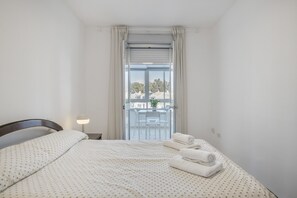 3 bedrooms, WiFi, bed sheets