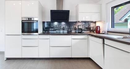 Apartment 'Weinbergblick' with Balcony and Wi-Fi