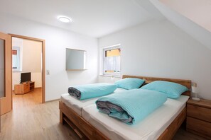 2 bedrooms, WiFi, bed sheets