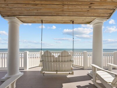 Ocean's Edge | Spacious, Oceanfront