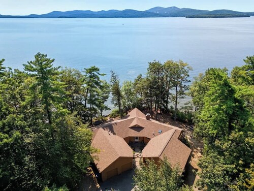 Family Retreat on Lake Winnipesaukee